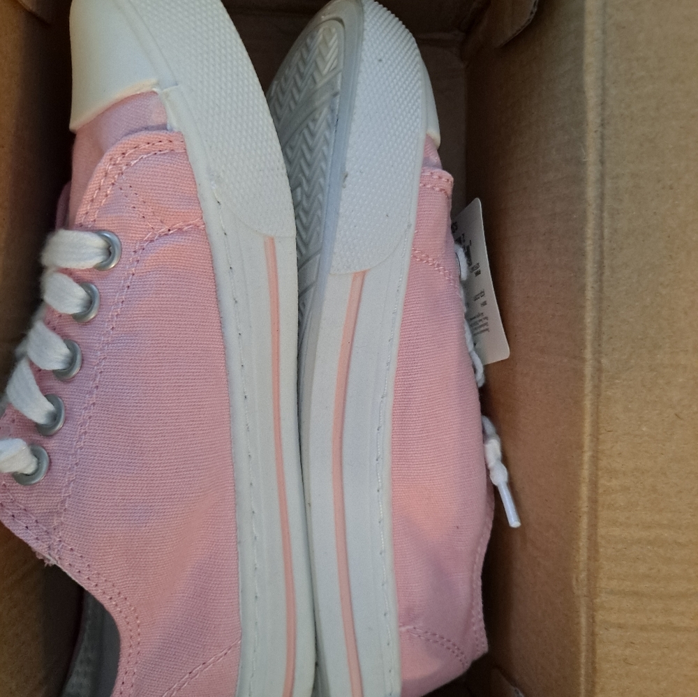 Brand new with tags pink size 2 canvas sneakers girls
